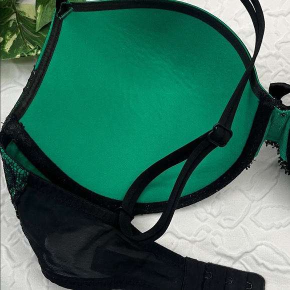 Victoria's Secret Very Sexy Green and Black Lace Bra Size 34D - Picture 7 of 7
